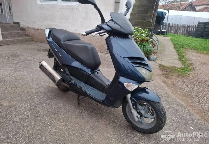 aprilija_leonardo_250_5_polovni_automobili_autopijac.rs
