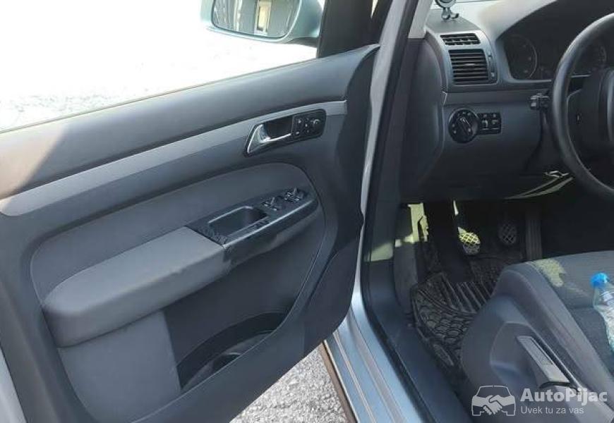 touran_19_9_polovni_automobili_autopijac.rs