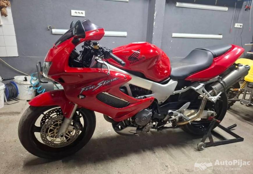 honda_vtr_1000_2_polovni_automobili_autopijac.rs