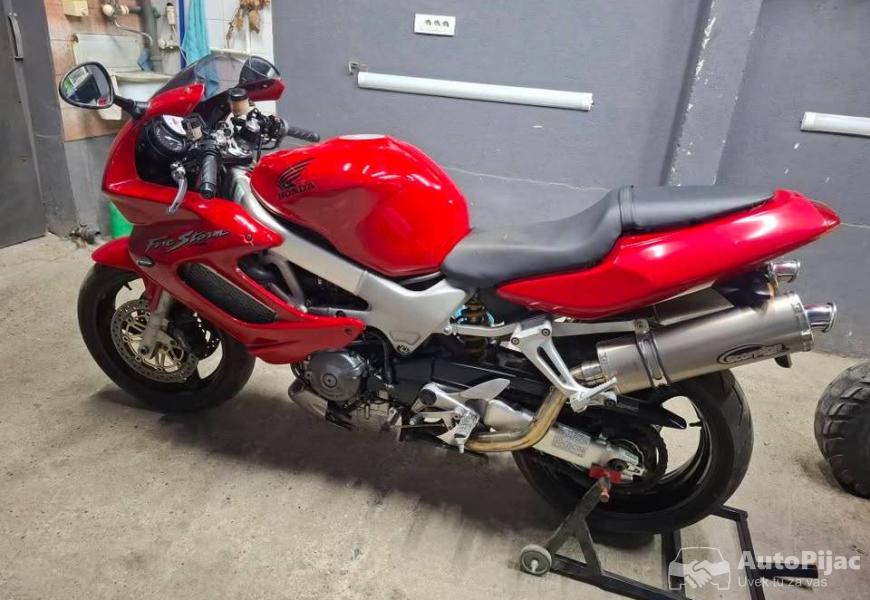 honda_vtr_1000_6_polovni_automobili_autopijac.rs