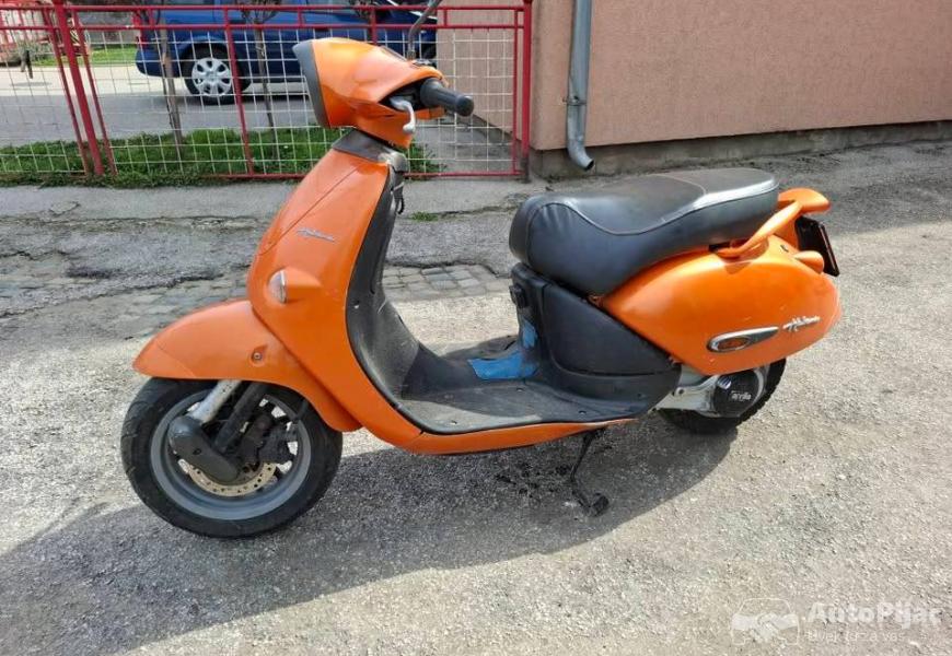 aprilija_habana_2_polovni_automobili_autopijac.rs