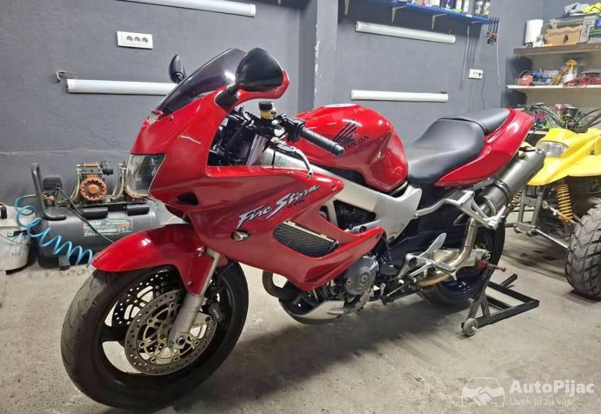 honda_vtr_1000_1_polovni_automobili_autopijac.rs