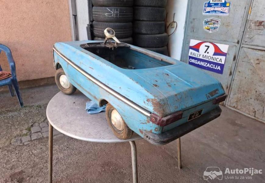 moskvic_na_pedale_4_polovni_automobili_autopijac.rs
