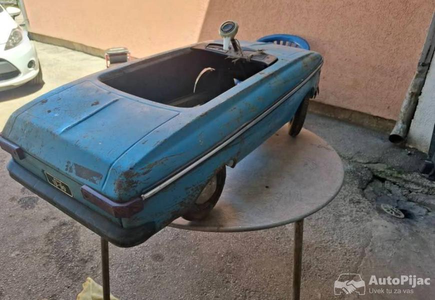 moskvic_na_pedale_6_polovni_automobili_autopijac.rs