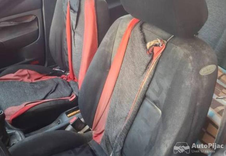 golf_4_16_benzin_gas_6_polovni_automobili_autopijac.rs