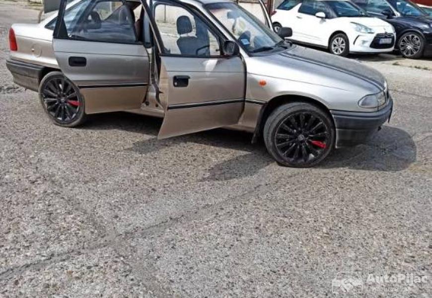 opel_gl_astra_limuzin_6_polovni_automobili_autopijac.rs