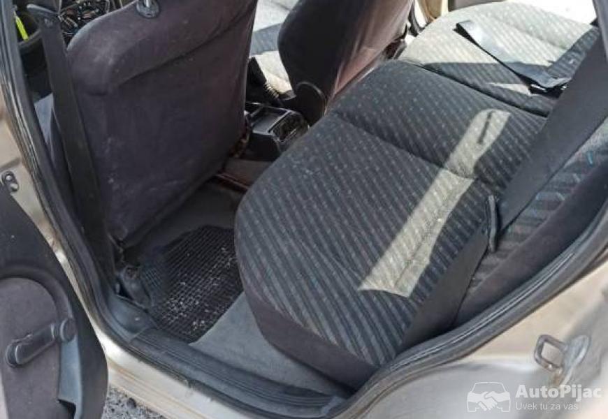 opel_gl_astra_limuzin_9_polovni_automobili_autopijac.rs