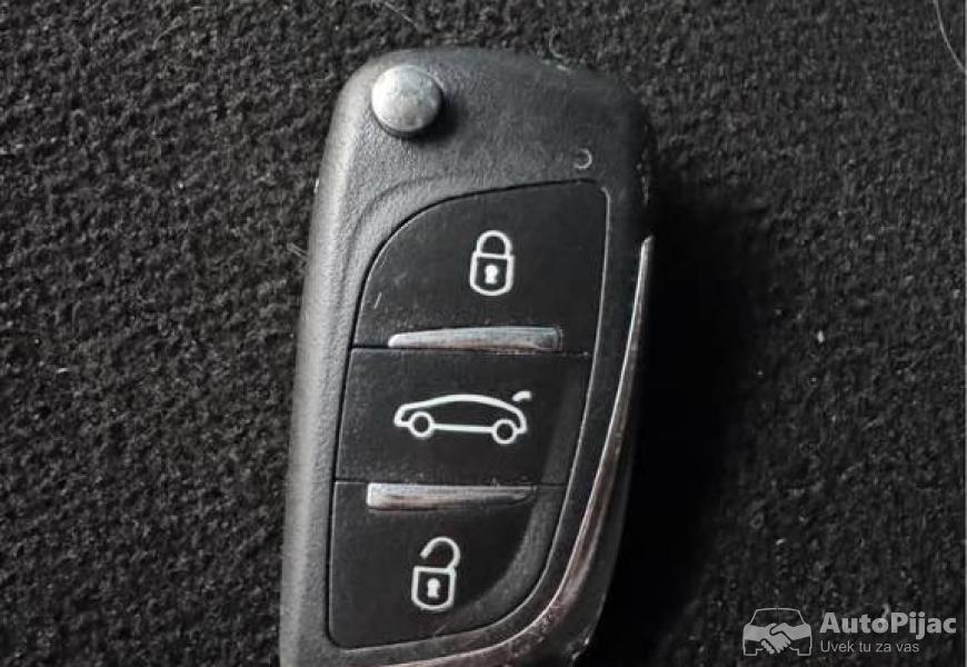 peugeot_207_16hdi_tri_kljuca_4_polovni_automobili_autopijac.rs