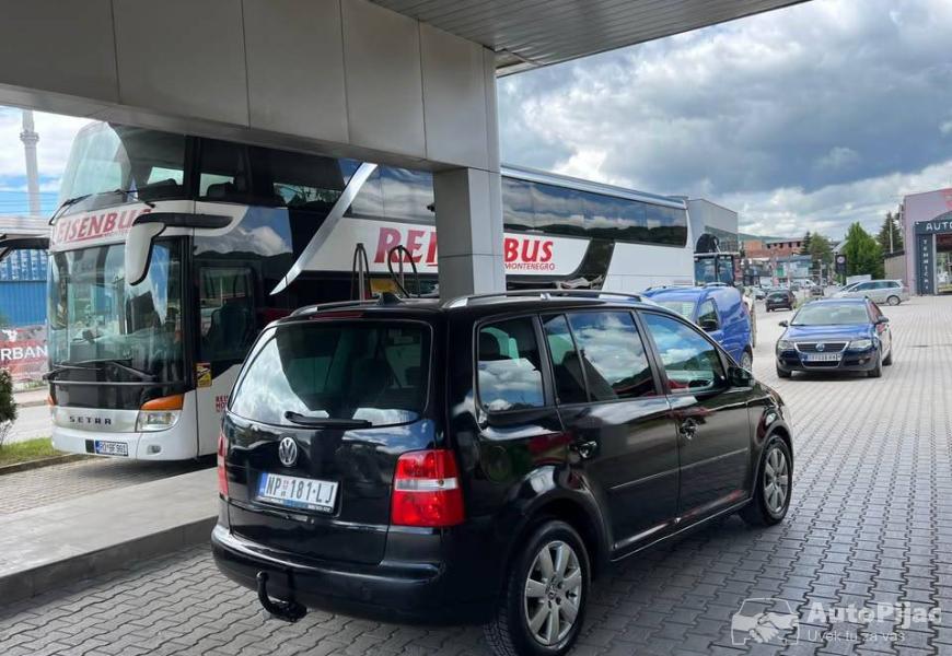 na_prodaju_vw_touaran_20tdi_dsg_3_polovni_automobili_autopijac.rs