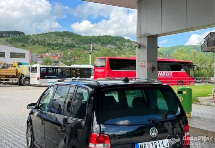na_prodaju_vw_touaran_20tdi_dsg_4_polovni_automobili_autopijac.rs