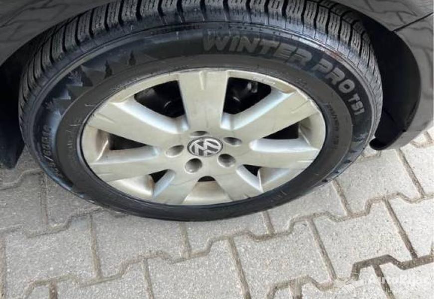 na_prodaju_vw_touaran_20tdi_dsg_5_polovni_automobili_autopijac.rs