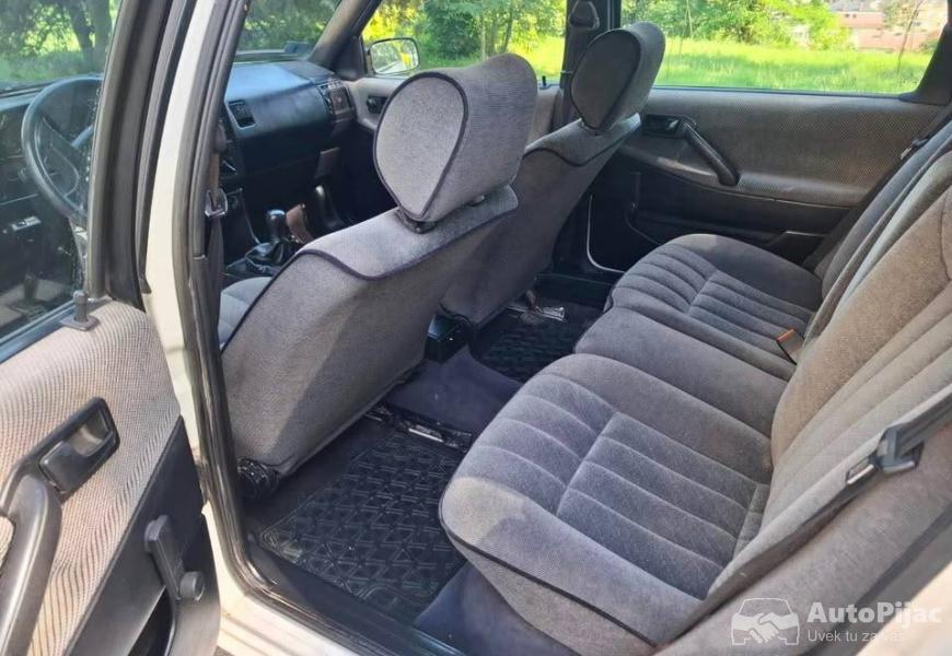pasat_b3_18_8_polovni_automobili_autopijac.rs
