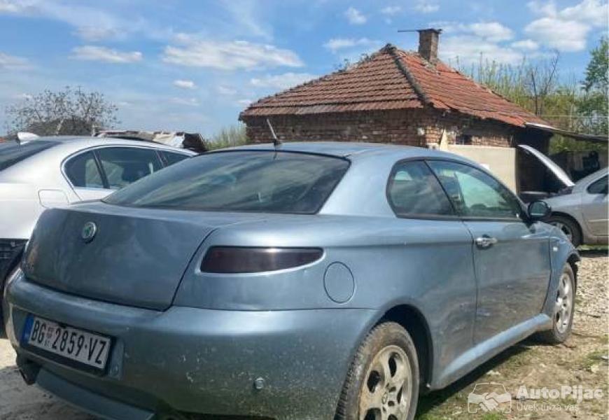 alfa_romeo_gt_5_polovni_automobili_autopijac.rs