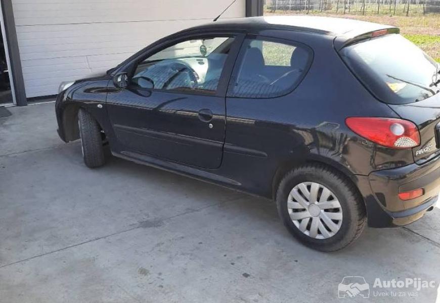 pezo_206_2011_14_hdi_9_polovni_automobili_autopijac.rs