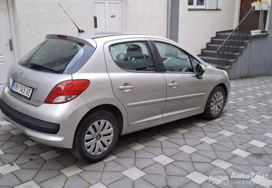 na_prodaju_pezo_207_16_benzinac_u_ekstra_stanju_4_polovni_automobili_autopijac.rs