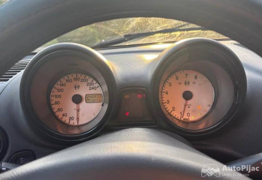 alfa_romeo_156_18_ts_2001_n_i_j_e_r_e_g_i_s_t_r_o_10_polovni_automobili_autopijac.rs