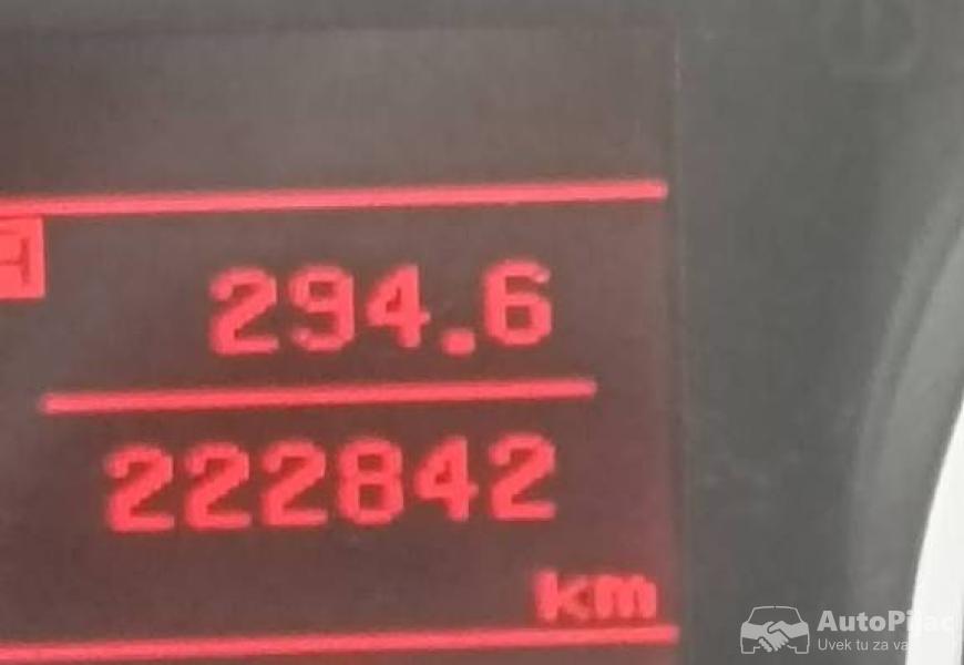 prodajem_menjam_za_skuplji_auto_ispravan_uradjen_v_5_polovni_automobili_autopijac.rs