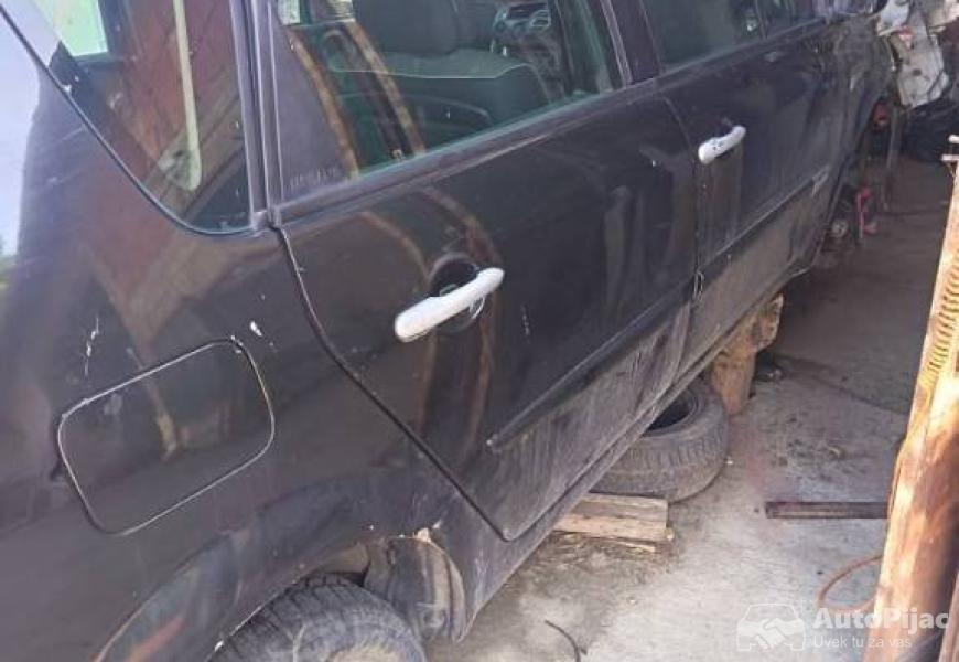 reno_senik_za_delove_3_polovni_automobili_autopijac.rs