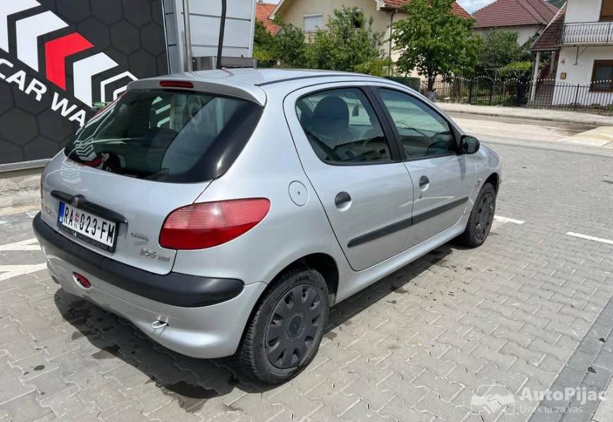 pezo_206_14hdi_7_polovni_automobili_autopijac.rs