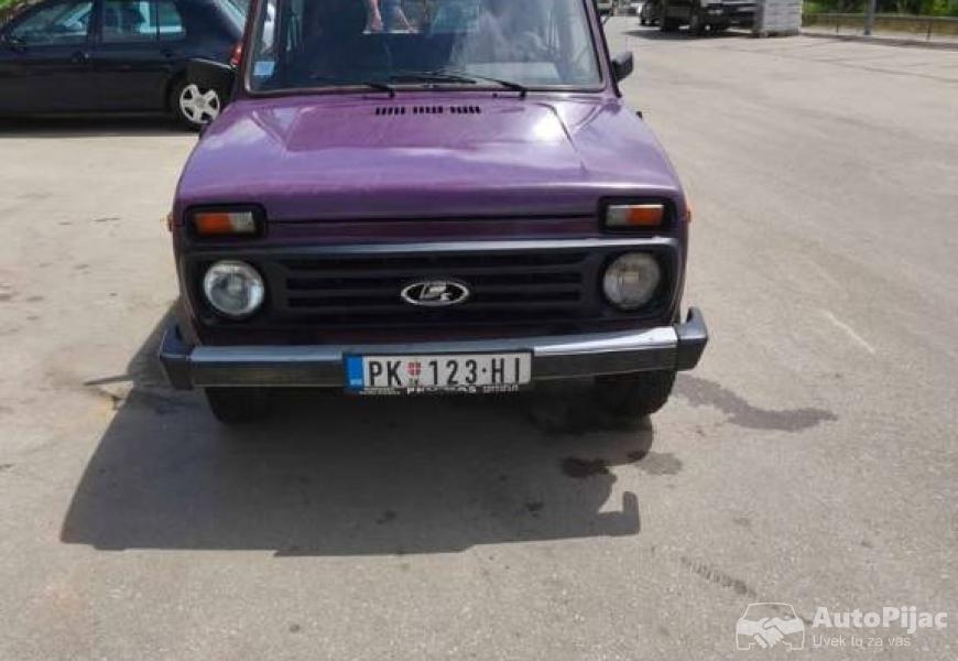 lada_niva_sedi_i_vozi_bez_zamena_2_polovni_automobili_autopijac.rs