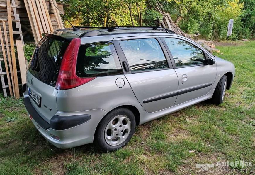 2003_1600e_14_benzintek_regvlasnik_za_kombi_pikap_3_polovni_automobili_autopijac.rs