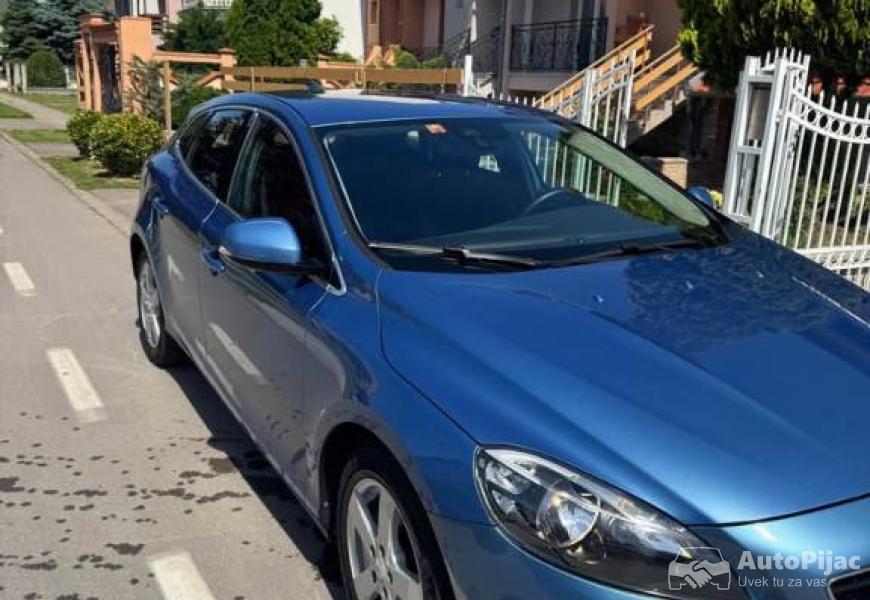 volvo_v40_t2_2_polovni_automobili_autopijac.rs