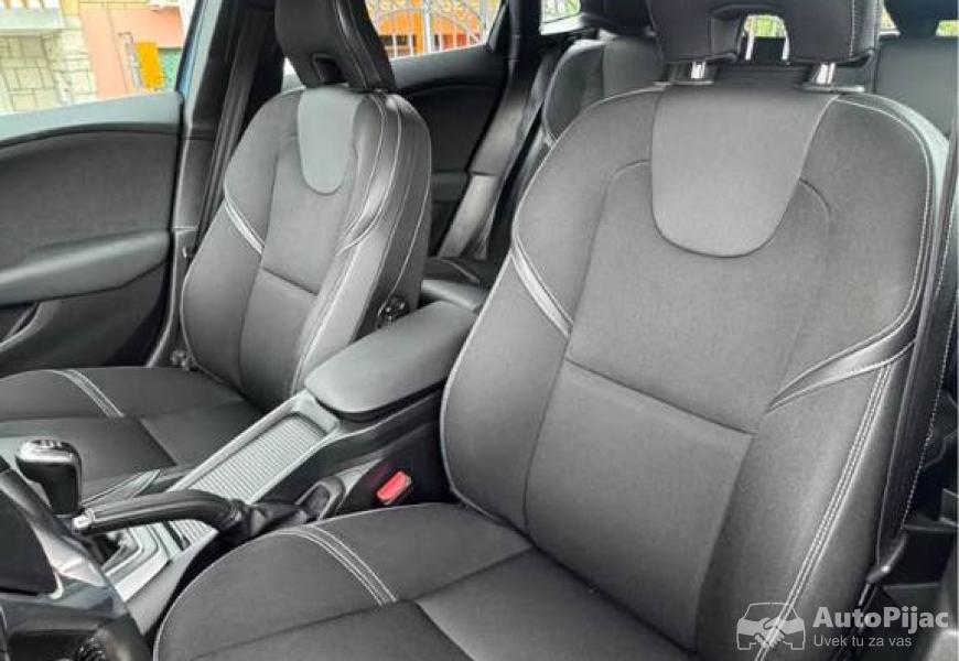 volvo_v40_t2_7_polovni_automobili_autopijac.rs