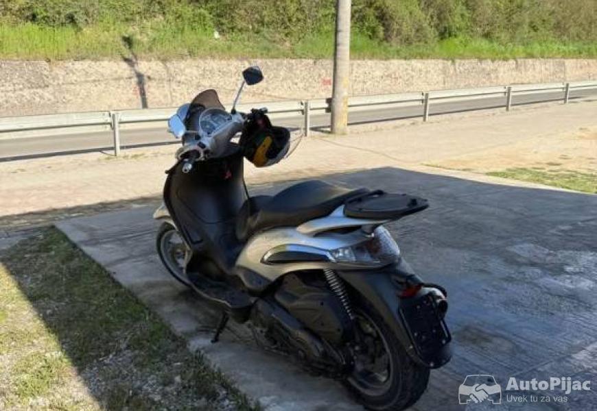 piaggio_beverly_500cc_3_polovni_automobili_autopijac.rs