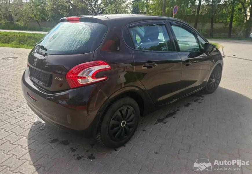 pezo_208_14_benzin_12_polovni_automobili_autopijac.rs