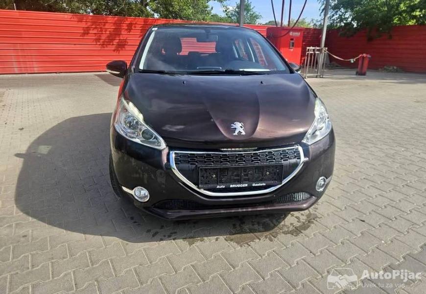 pezo_208_14_benzin_1_polovni_automobili_autopijac.rs