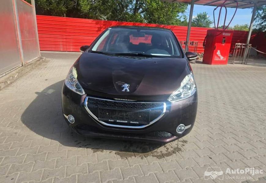 pezo_208_14_benzin_3_polovni_automobili_autopijac.rs