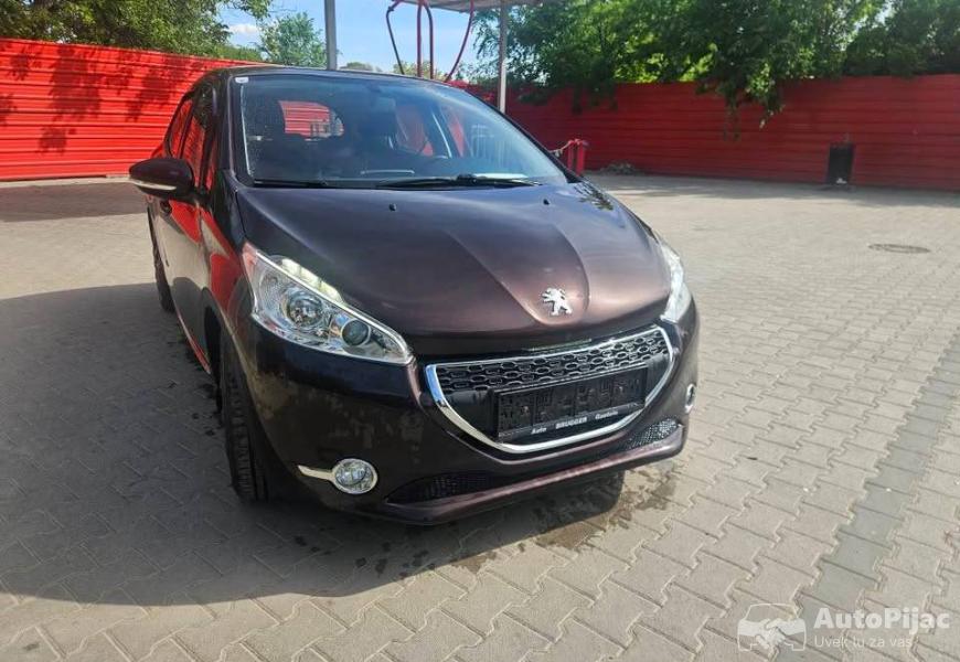 pezo_208_14_benzin_4_polovni_automobili_autopijac.rs