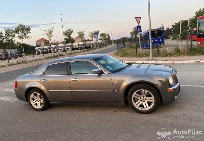 chrysler_300c_30crd_7_polovni_automobili_autopijac.rs