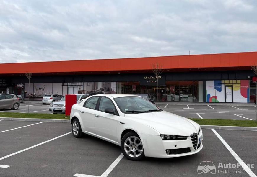 alfa_romeo_159_19jtdm_2_polovni_automobili_autopijac.rs
