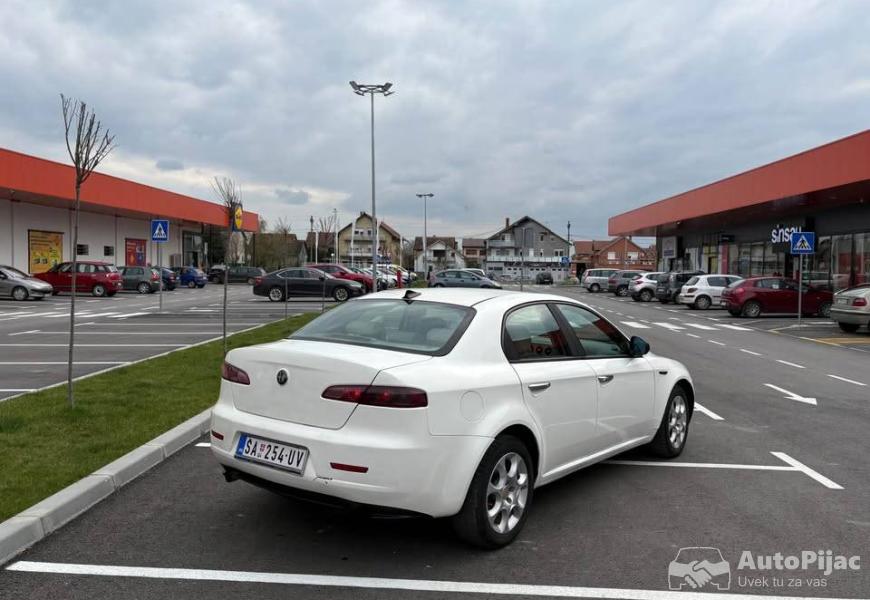 alfa_romeo_159_19jtdm_4_polovni_automobili_autopijac.rs