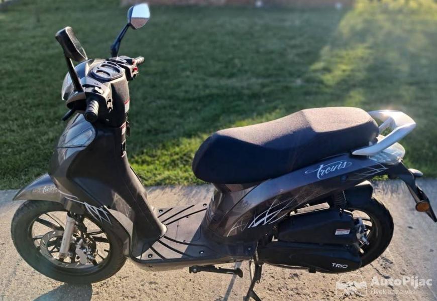 trio_trevis_125cc_2_polovni_automobili_autopijac.rs