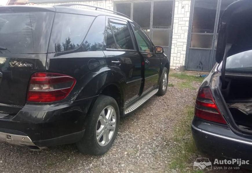 mercedes_ml_280_cdi_30_om642_delovi_4_polovni_automobili_autopijac.rs