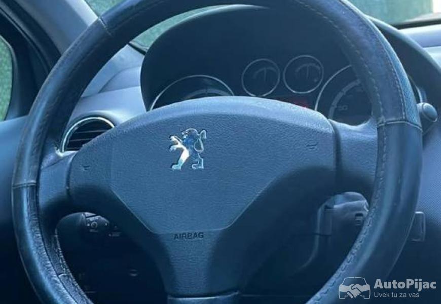 peugeot_308_20_hdi_panorama_15_polovni_automobili_autopijac.rs