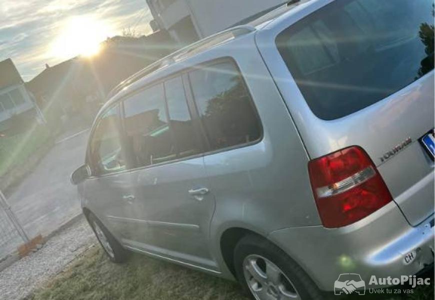 touran_19_77_kw_2004_automatic_dsg_4_polovni_automobili_autopijac.rs