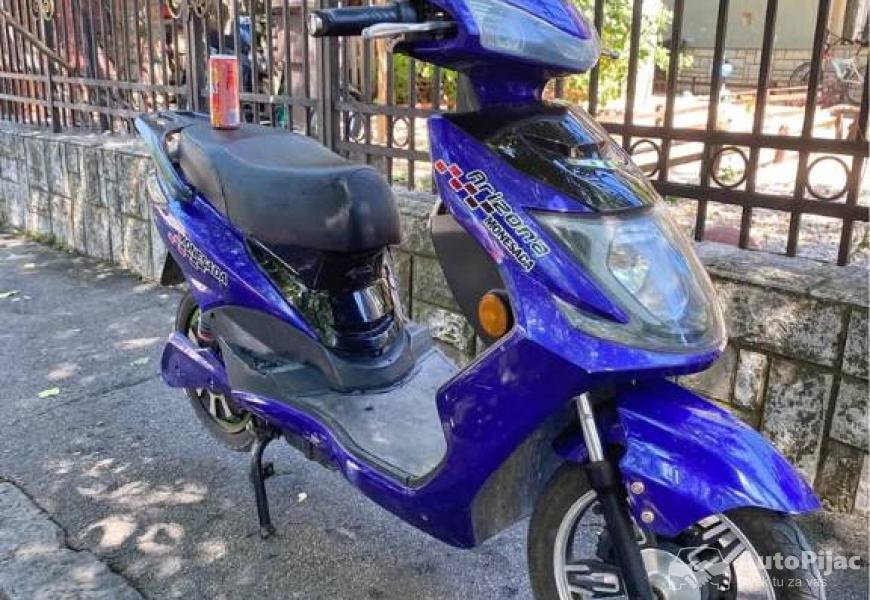 prodajem_el_motor_u_dobrom_stanju_kupljen_pre_par_1_polovni_automobili_autopijac.rs