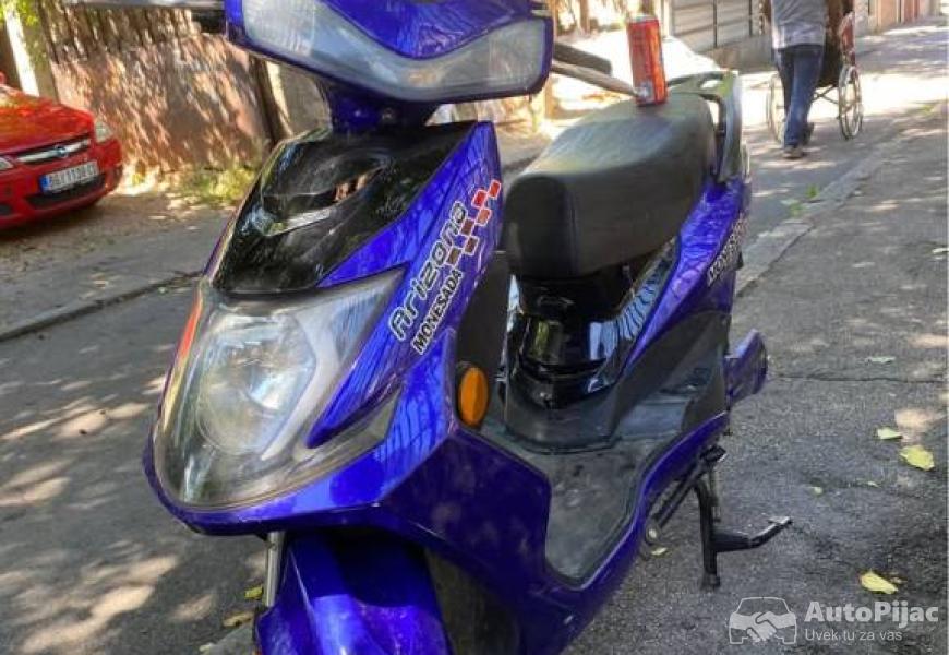 prodajem_el_motor_u_dobrom_stanju_kupljen_pre_par_2_polovni_automobili_autopijac.rs