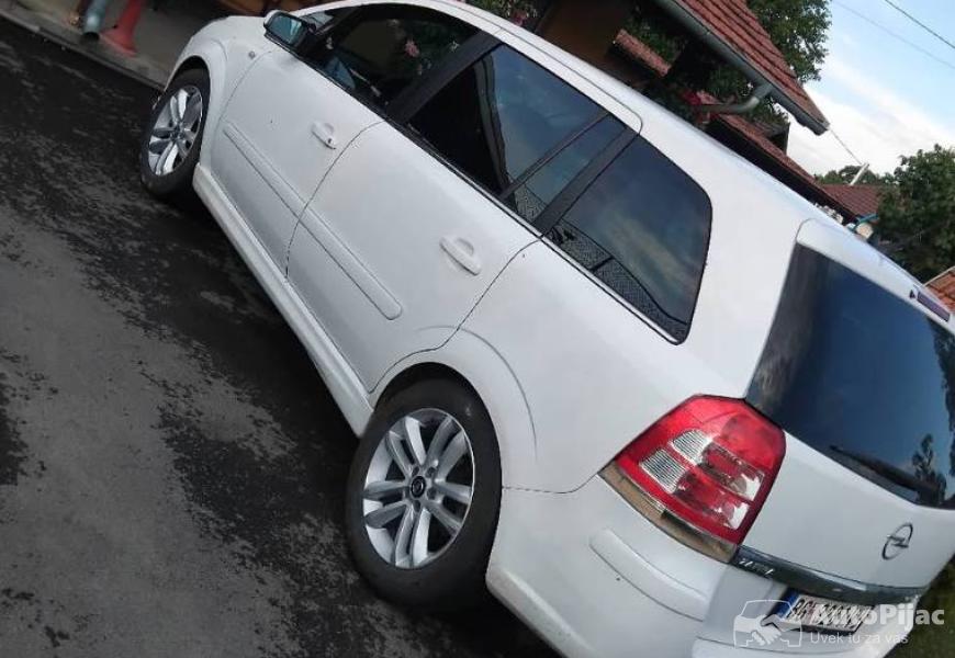 zafira_2009god_benzin_metan_7sed_zamena_3_polovni_automobili_autopijac.rs