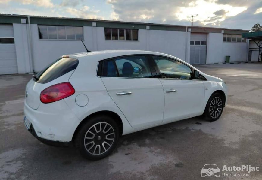 2011_fiat_bravo_2_polovni_automobili_autopijac.rs