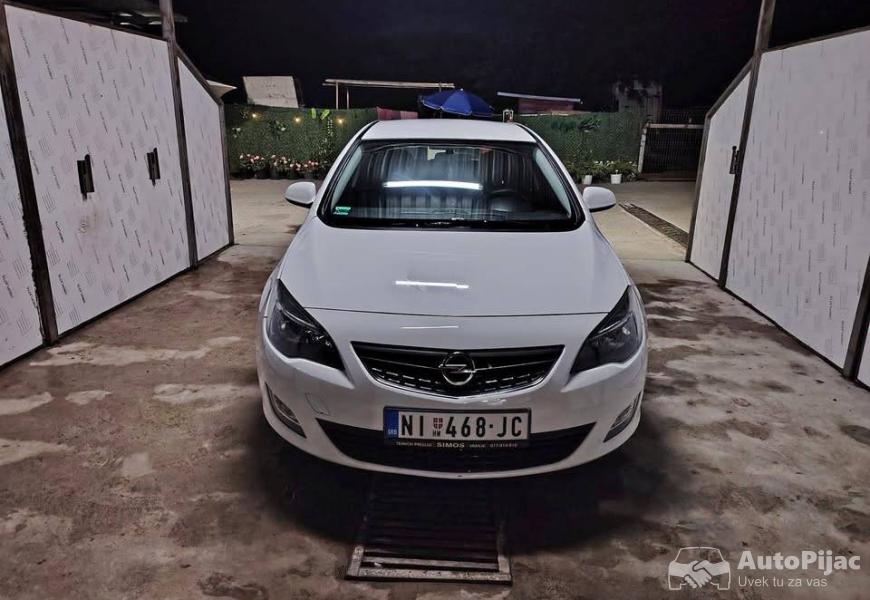 prodajem_opel_astru_j_2012_godiste_17cdti_registro_1_polovni_automobili_autopijac.rs