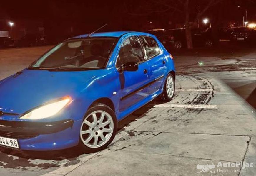 peugeot_206_istekla_reg_1_polovni_automobili_autopijac.rs