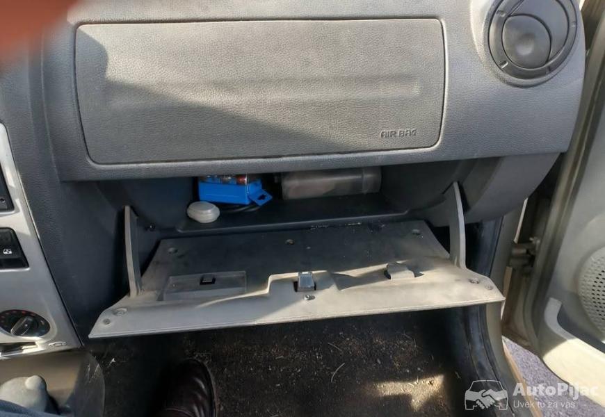 2005_dacia_logan_14_mpi_13_polovni_automobili_autopijac.rs