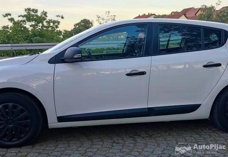 2010_renault_mgane_4_polovni_automobili_autopijac.rs