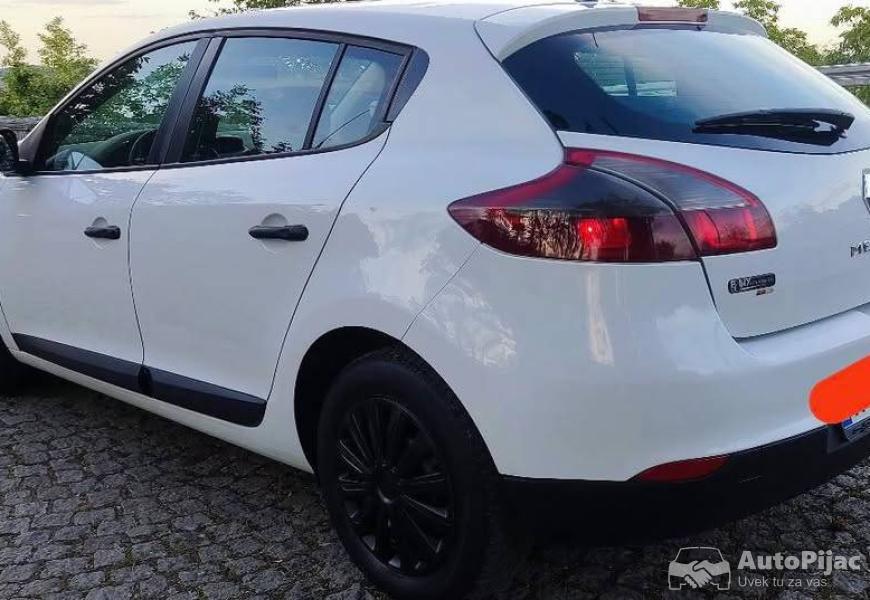 2010_renault_mgane_5_polovni_automobili_autopijac.rs