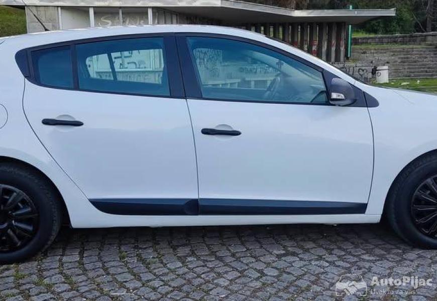 2010_renault_mgane_8_polovni_automobili_autopijac.rs