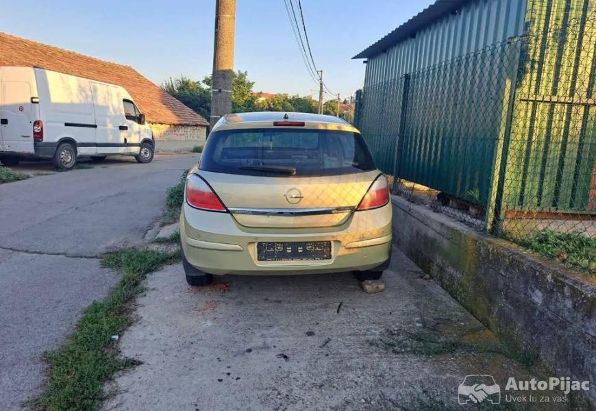 2004_opel_astra_h_4_polovni_automobili_autopijac.rs